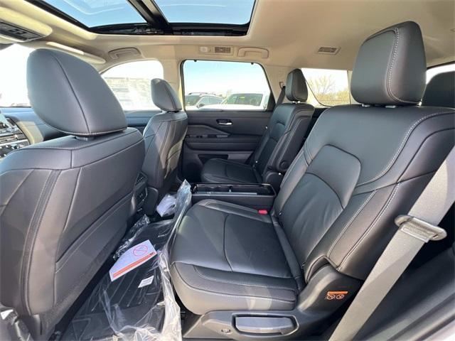 new 2025 Nissan Pathfinder car, priced at $42,799