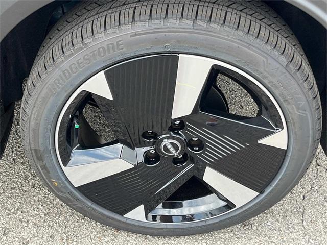 new 2025 Nissan Kicks car, priced at $29,908