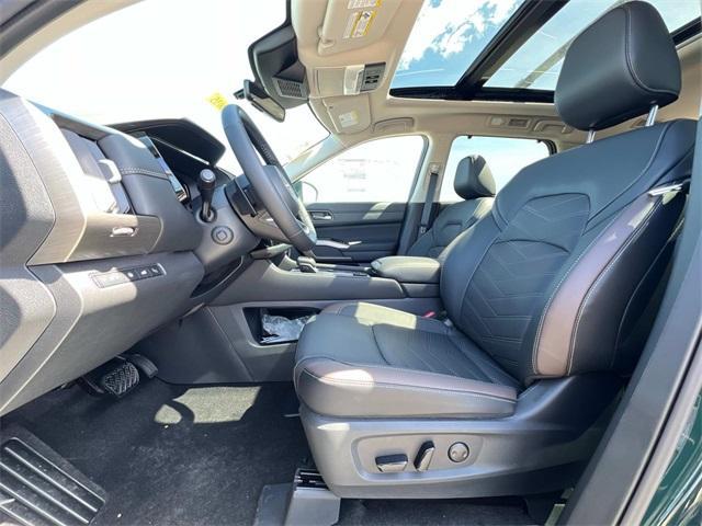 new 2025 Nissan Pathfinder car, priced at $48,536