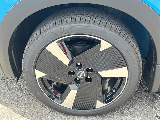 new 2025 Nissan Kicks car, priced at $27,137