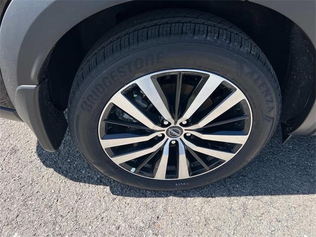 new 2025 Nissan Pathfinder car, priced at $46,776
