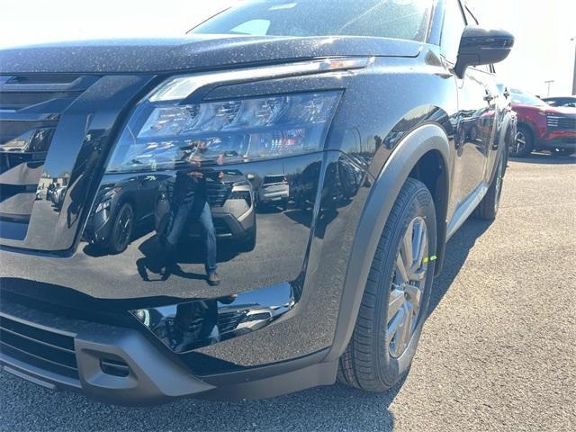 new 2025 Nissan Pathfinder car, priced at $42,237