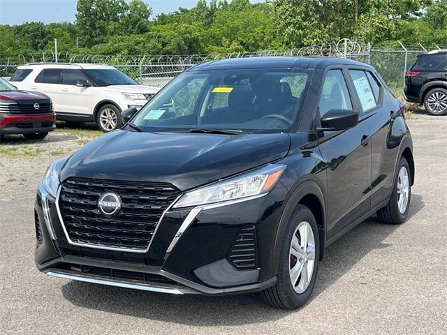new 2025 Nissan Kicks Play car, priced at $23,760