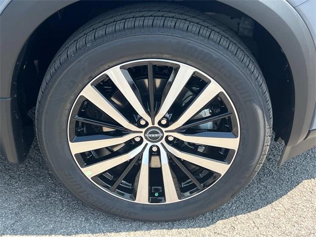 new 2025 Nissan Pathfinder car, priced at $51,083