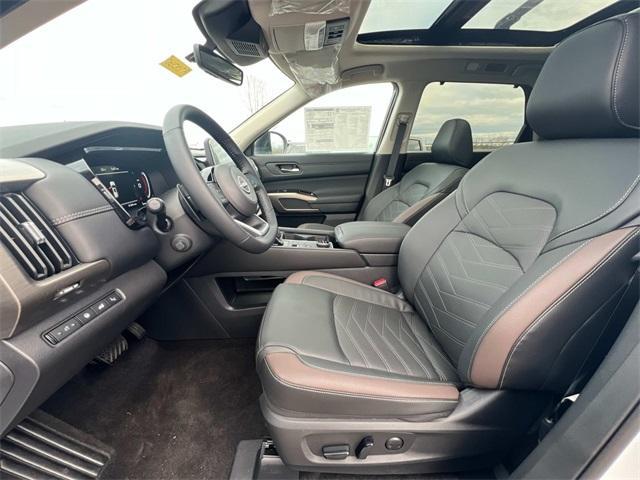 new 2025 Nissan Pathfinder car, priced at $49,346