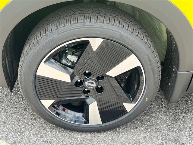 new 2025 Nissan Kicks car, priced at $27,137