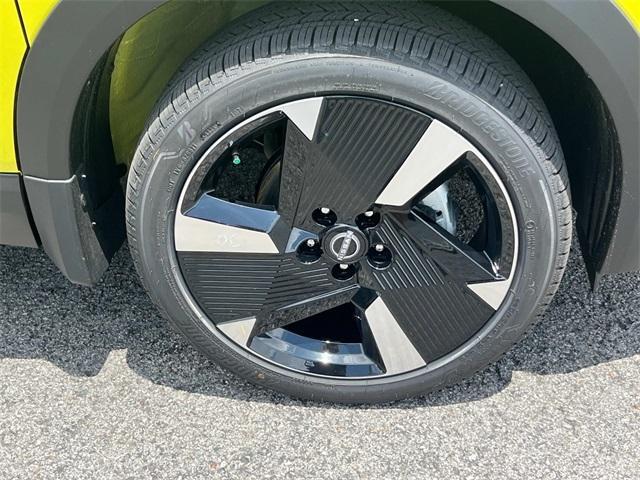 new 2025 Nissan Kicks car, priced at $27,137