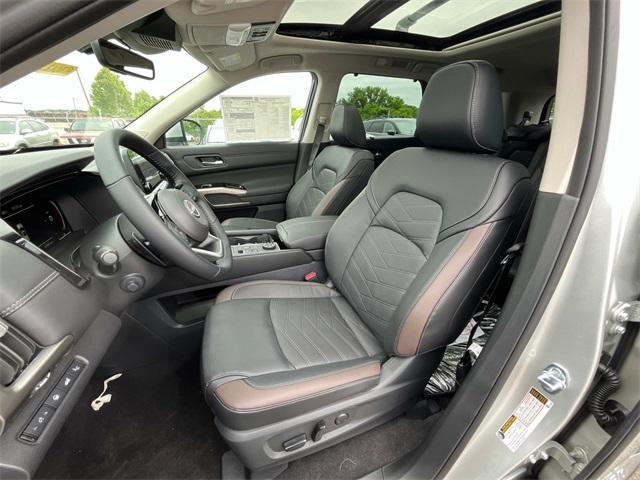 new 2025 Nissan Pathfinder car, priced at $49,454