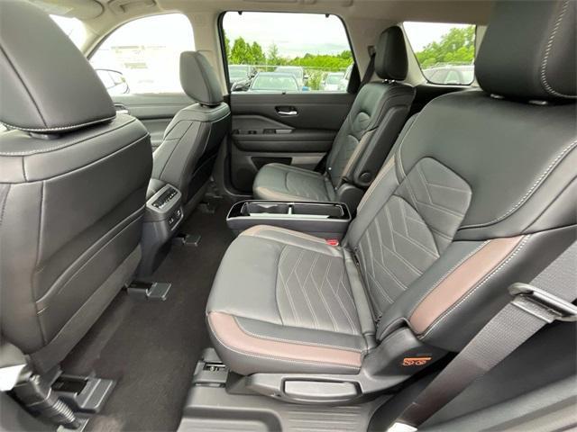 new 2025 Nissan Pathfinder car, priced at $49,454