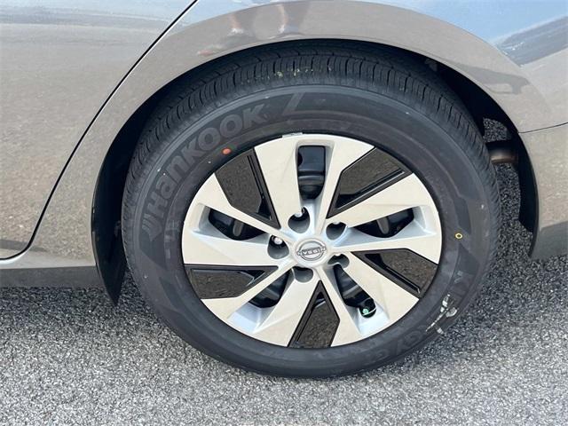 new 2025 Nissan Altima car, priced at $28,140