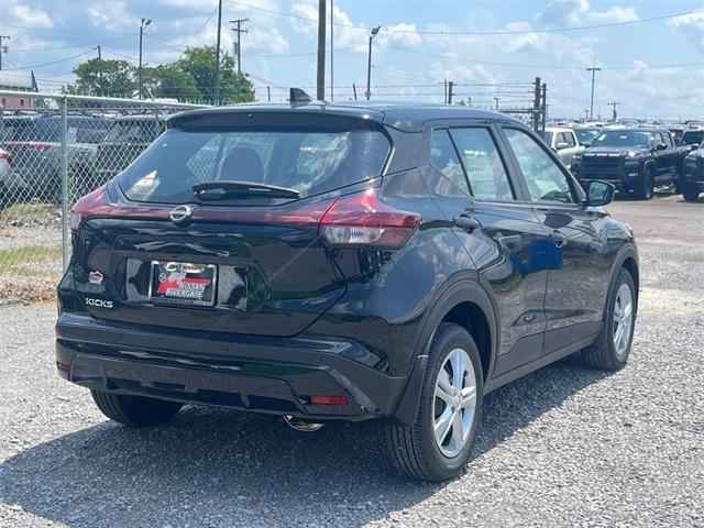 new 2025 Nissan Kicks Play car, priced at $21,949