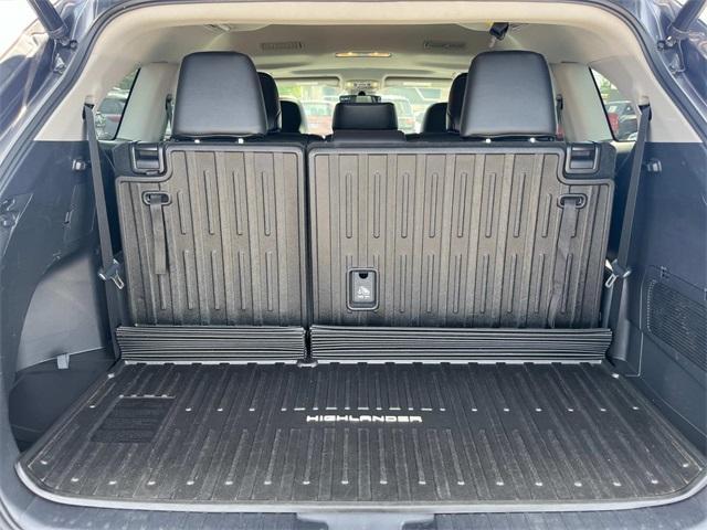 used 2021 Toyota Highlander car, priced at $36,488