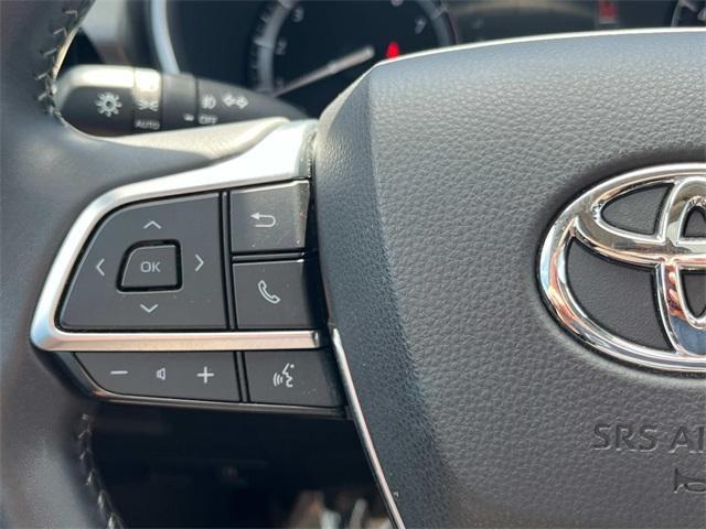 used 2021 Toyota Highlander car, priced at $36,488