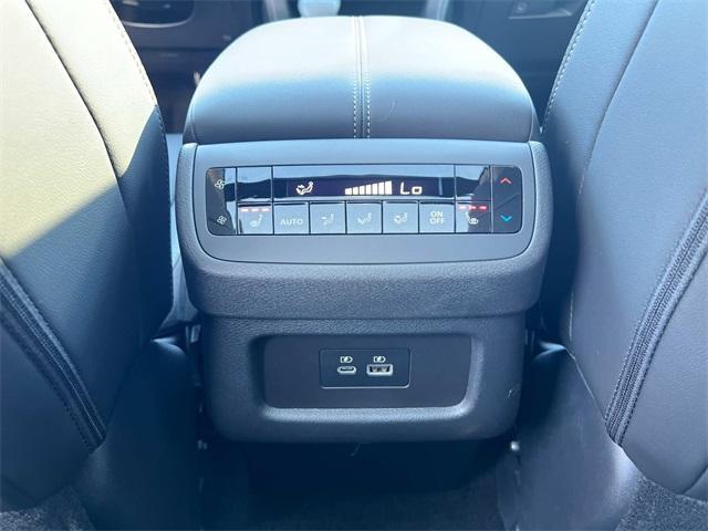 new 2025 Nissan Pathfinder car, priced at $42,425