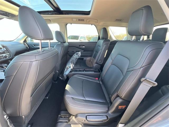 new 2025 Nissan Pathfinder car, priced at $42,425