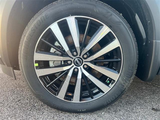 new 2025 Nissan Pathfinder car, priced at $49,346