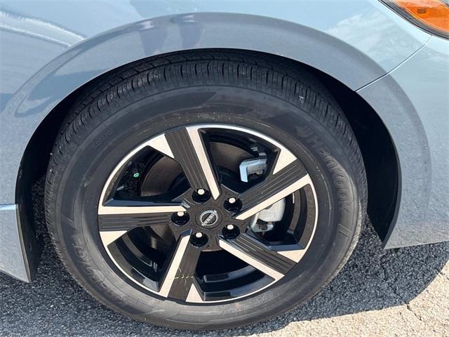 new 2025 Nissan Sentra car, priced at $25,220