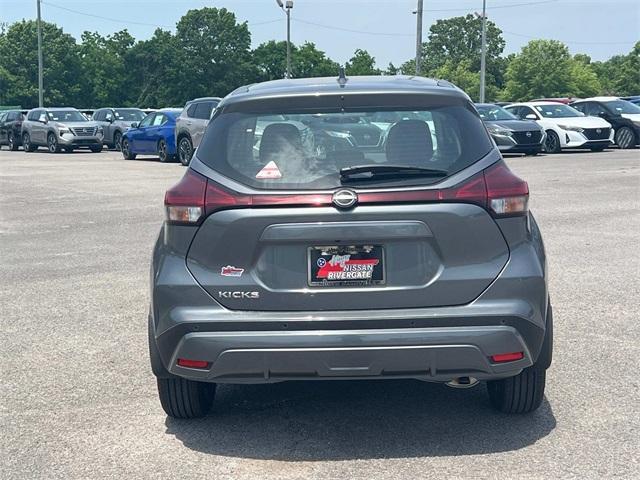 new 2025 Nissan Kicks Play car, priced at $23,760
