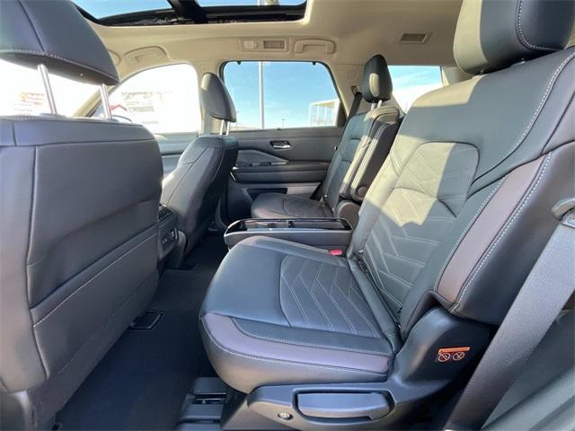 new 2025 Nissan Pathfinder car, priced at $48,536