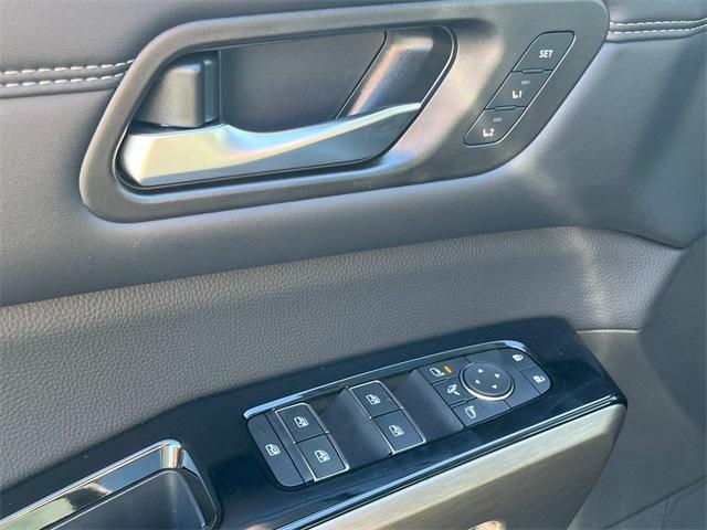 new 2025 Nissan Pathfinder car, priced at $48,536
