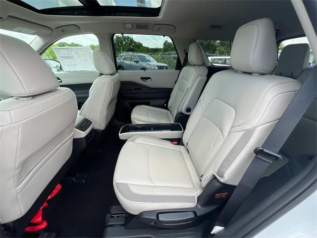 new 2025 Nissan Pathfinder car, priced at $46,511
