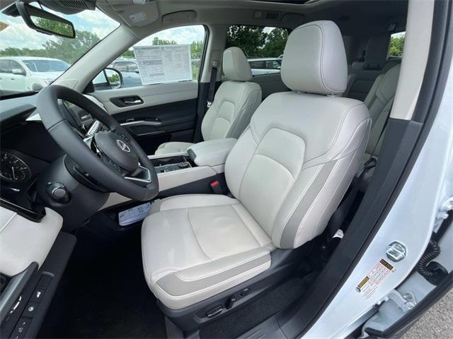 new 2025 Nissan Pathfinder car, priced at $46,511
