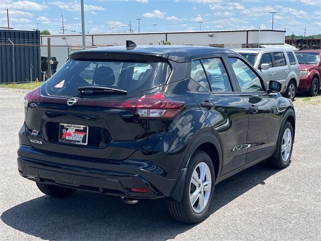 new 2025 Nissan Kicks Play car, priced at $21,949