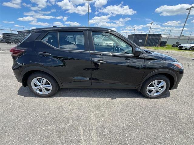 new 2025 Nissan Kicks Play car, priced at $21,949