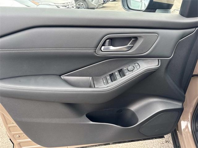 new 2025 Nissan Rogue car, priced at $31,007
