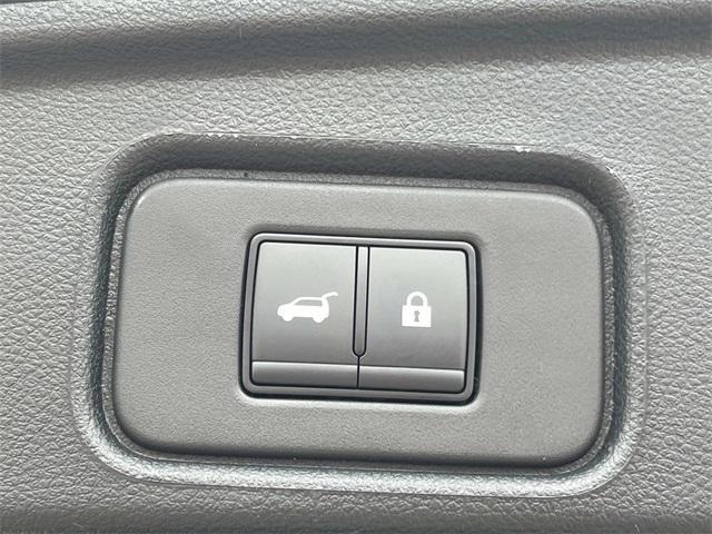 new 2025 Nissan Pathfinder car, priced at $42,425