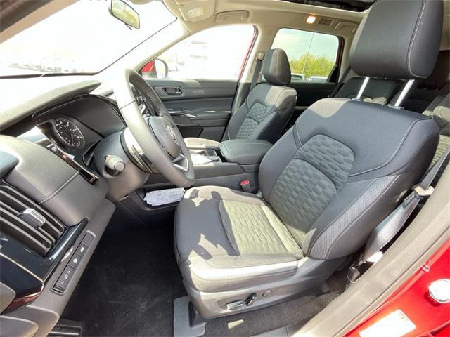 new 2025 Nissan Pathfinder car, priced at $42,152
