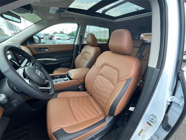 used 2025 Nissan Pathfinder car, priced at $49,988
