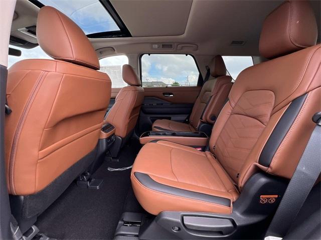 new 2025 Nissan Pathfinder car, priced at $50,348