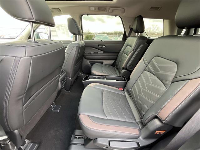 new 2025 Nissan Pathfinder car, priced at $49,346