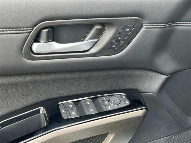 new 2025 Nissan Pathfinder car, priced at $49,346