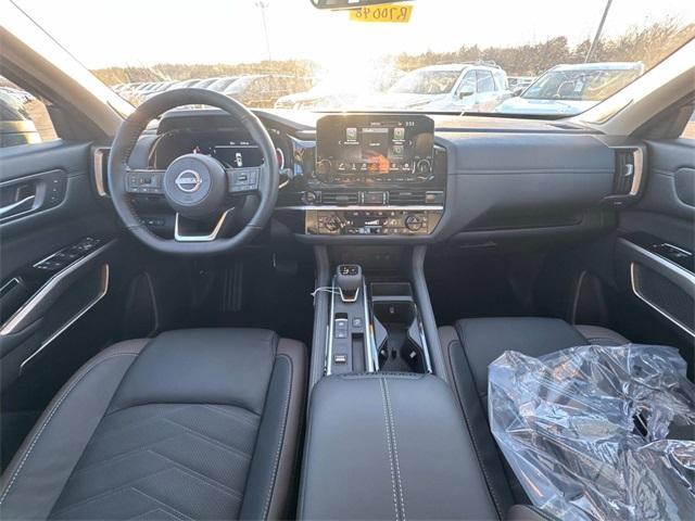 new 2025 Nissan Pathfinder car, priced at $46,776