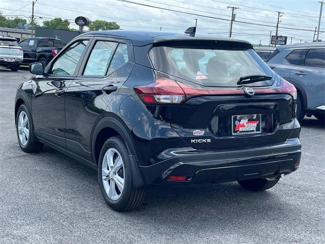 new 2025 Nissan Kicks Play car, priced at $21,949