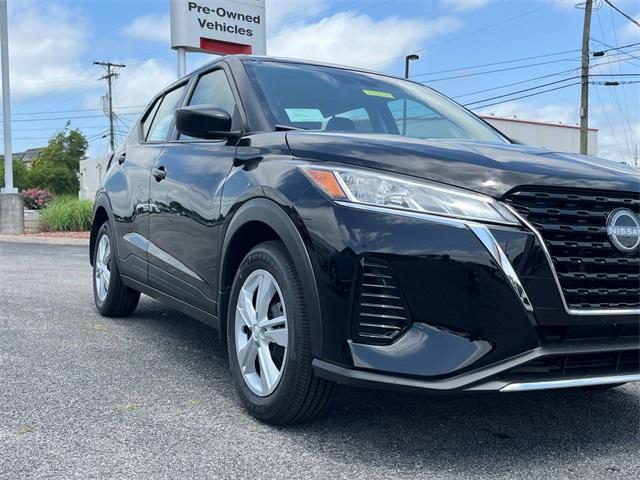new 2025 Nissan Kicks Play car, priced at $21,949