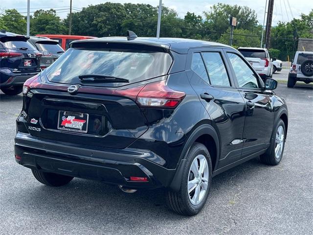 new 2025 Nissan Kicks Play car, priced at $21,949