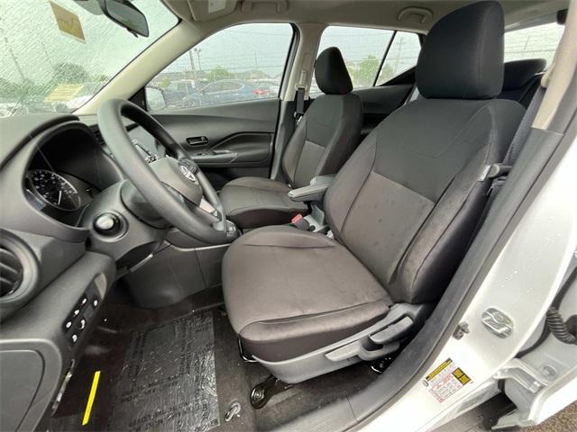 new 2025 Nissan Kicks Play car, priced at $21,949
