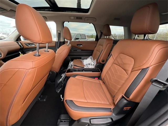 new 2025 Nissan Pathfinder car, priced at $49,346