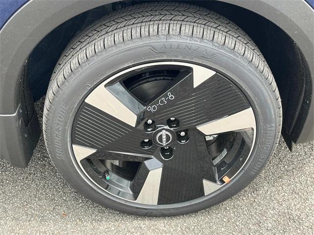 new 2025 Nissan Kicks car, priced at $28,775