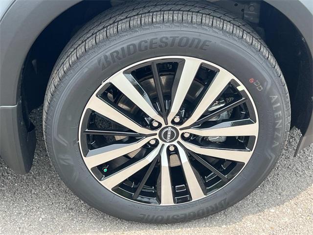 new 2025 Nissan Pathfinder car, priced at $48,474