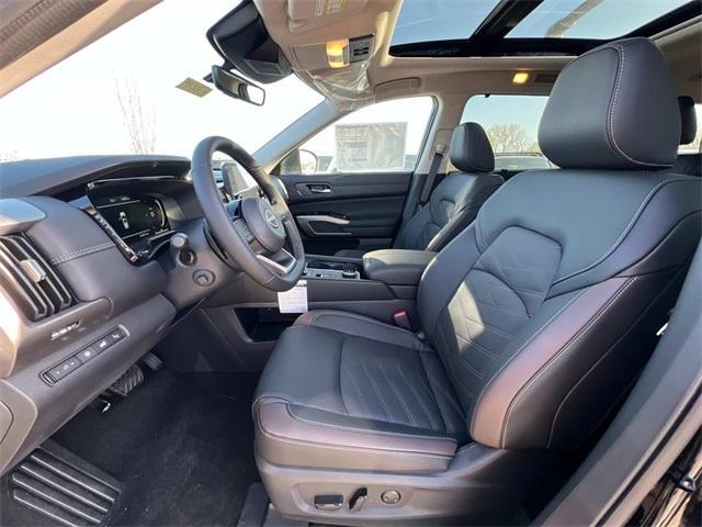 new 2025 Nissan Pathfinder car, priced at $48,580