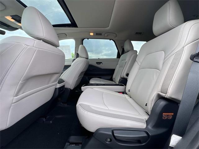 new 2025 Nissan Pathfinder car, priced at $42,244