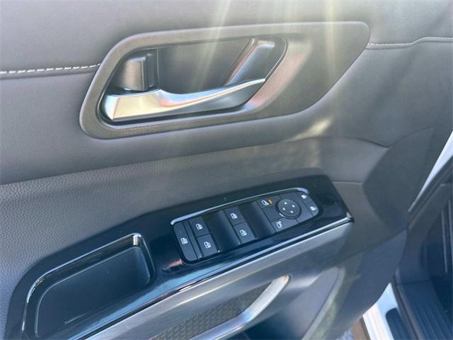 new 2025 Nissan Pathfinder car, priced at $43,221