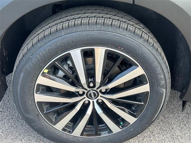 new 2025 Nissan Pathfinder car, priced at $46,776