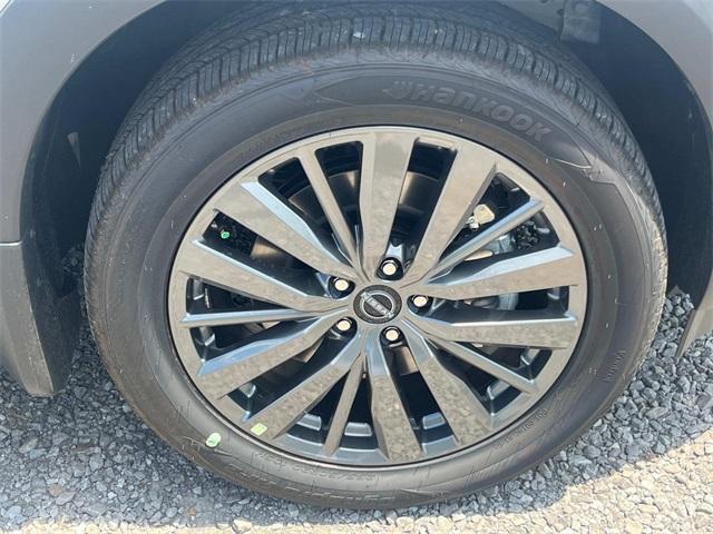 new 2025 Nissan Pathfinder car, priced at $46,145