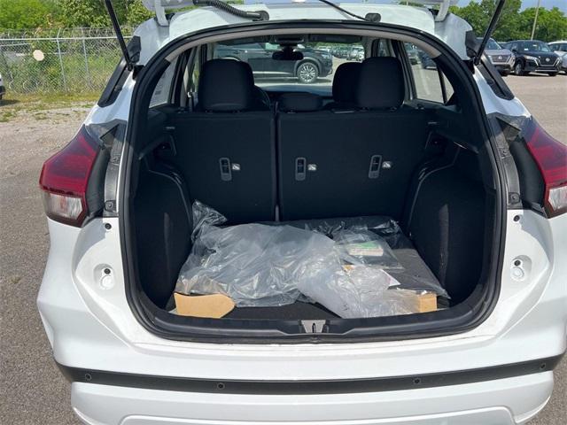 new 2025 Nissan Kicks Play car, priced at $23,760
