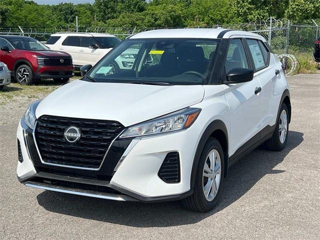 new 2025 Nissan Kicks Play car, priced at $23,760